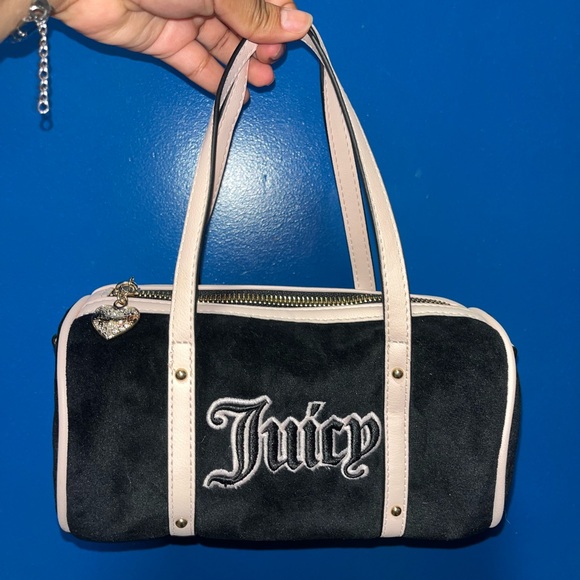 Juicy Couture Black and Cream Women's barrel Bag - Picture 1 of 3